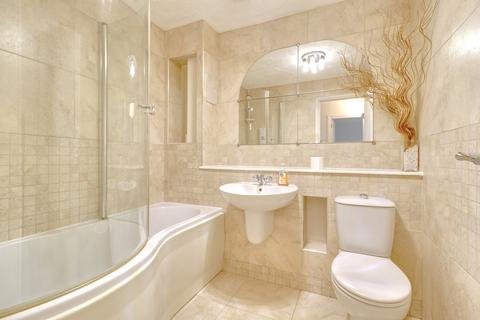 1 bedroom flat for sale, Harrier Way, London E6