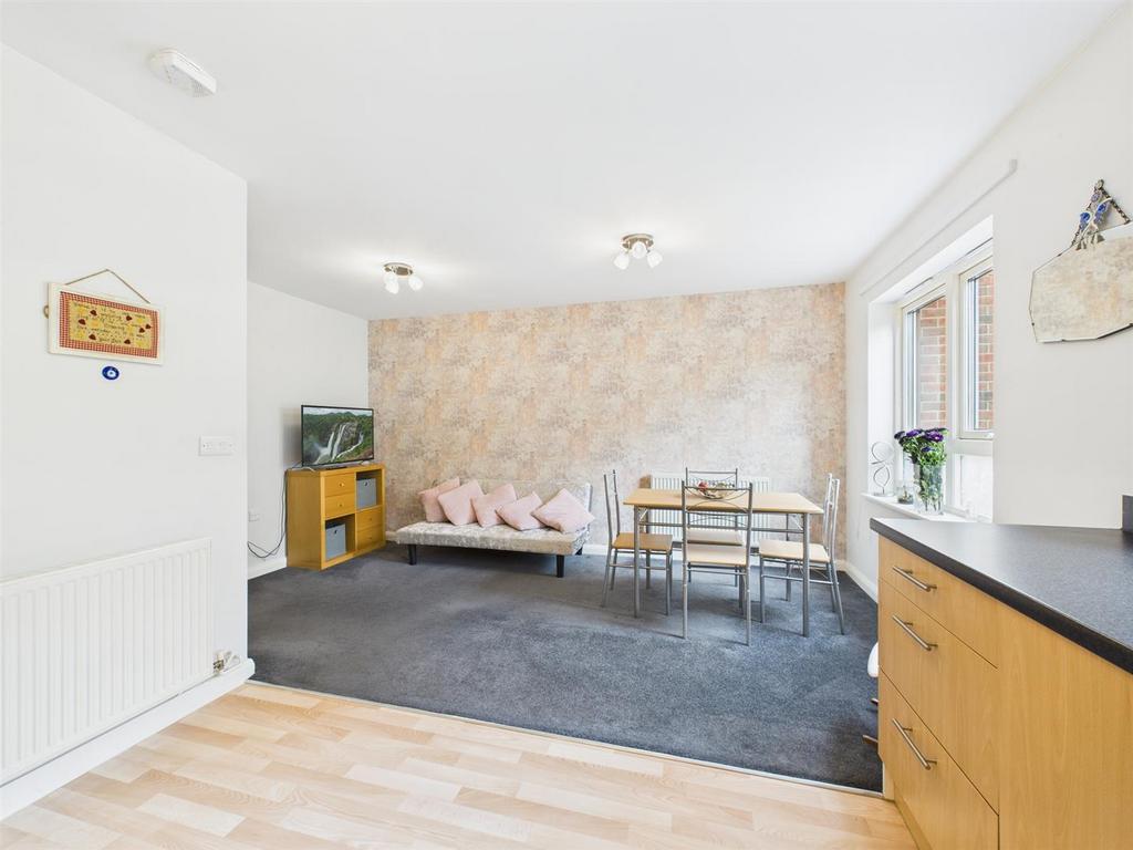 CAM02885 G0-PR0490-STILL005.jpg