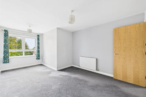 15 Burway Close, South Croydon, CR2 7AY