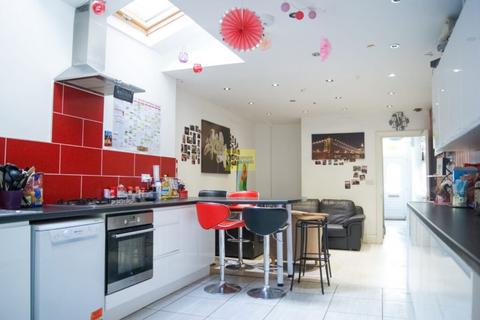 7 bedroom terraced house to rent, Dawlish Road, Birmingham B29