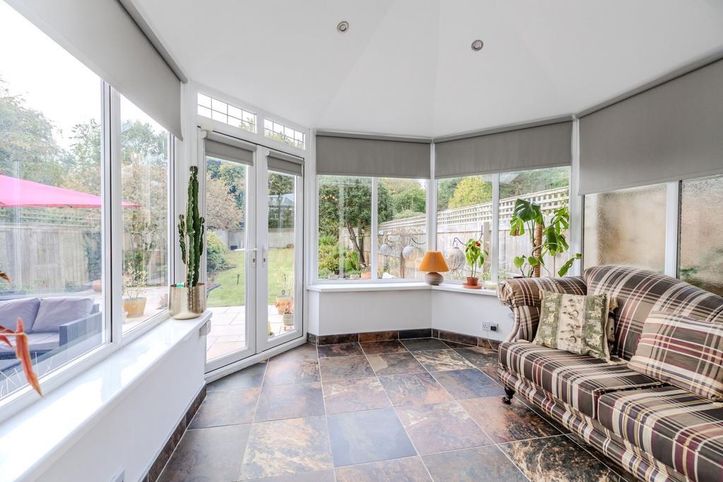 21 Woolsington Gardens NE138 AP-11