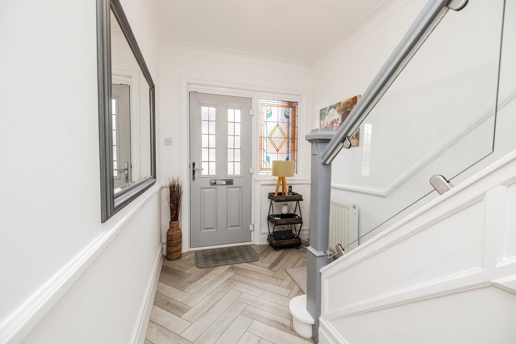 21 Woolsington Gardens NE138 AP-17