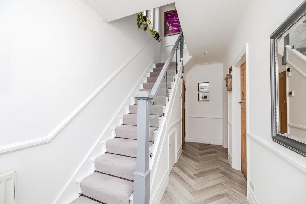 21 Woolsington Gardens NE138 AP-18