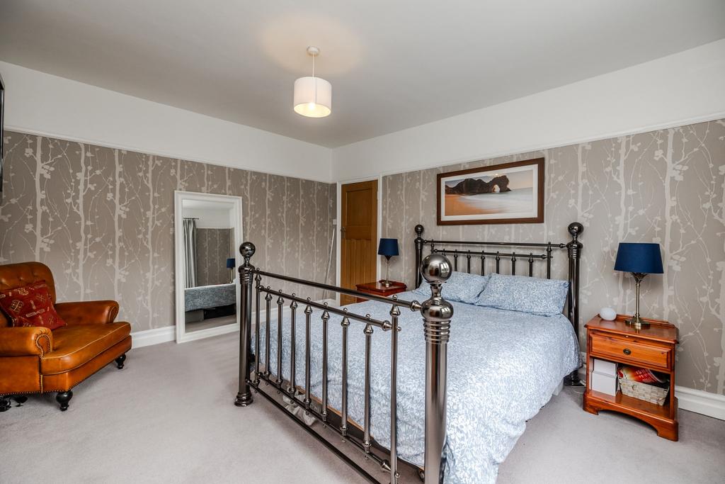 21 Woolsington Gardens NE138 AP-24