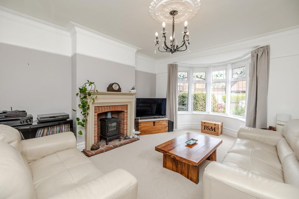 21 Woolsington Gardens NE138 AP-14