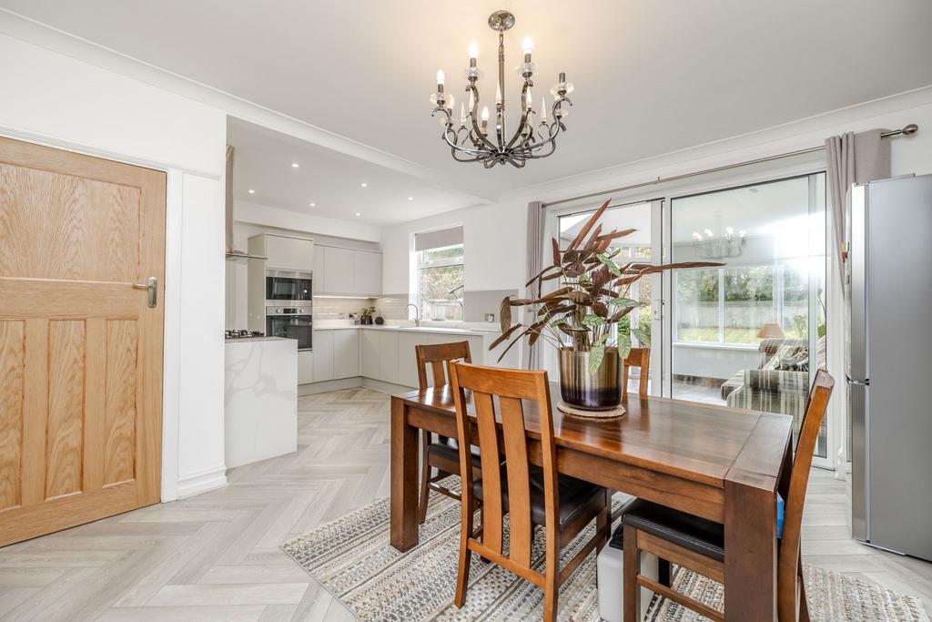 21 Woolsington Gardens NE138 AP-9
