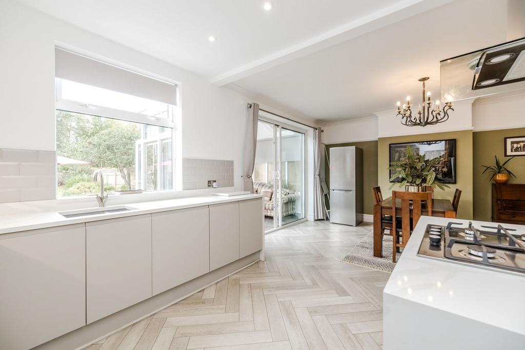 21 Woolsington Gardens NE138 AP-3