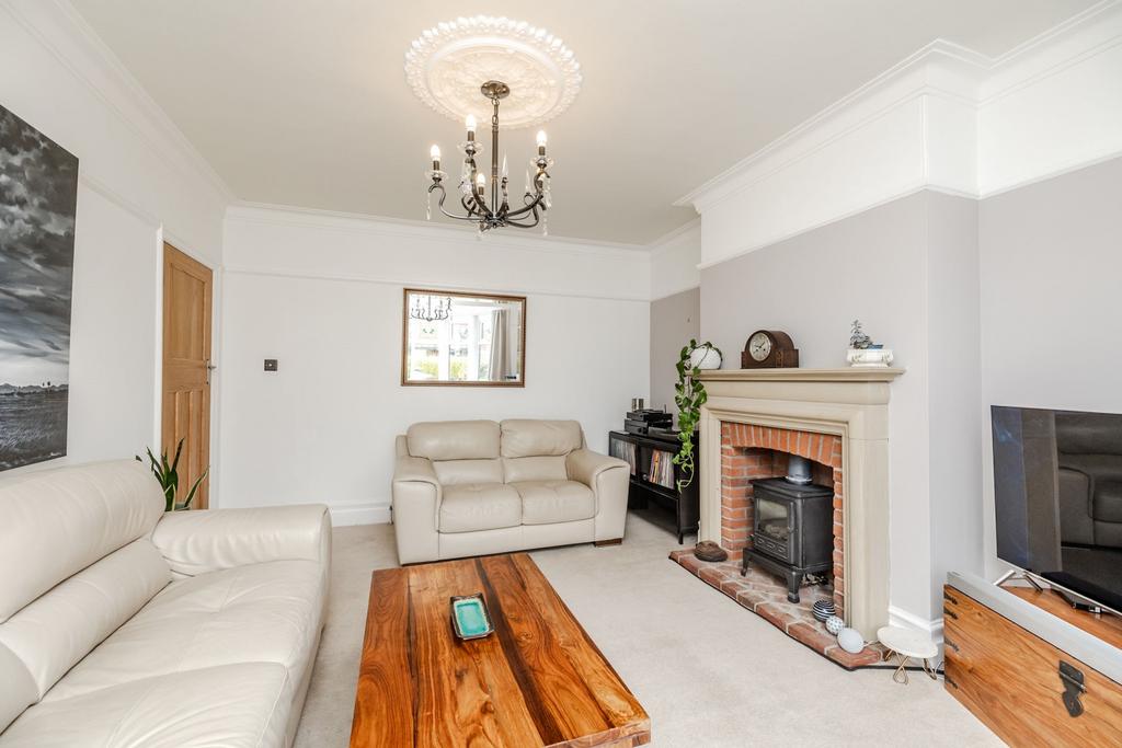 21 Woolsington Gardens NE138 AP-15
