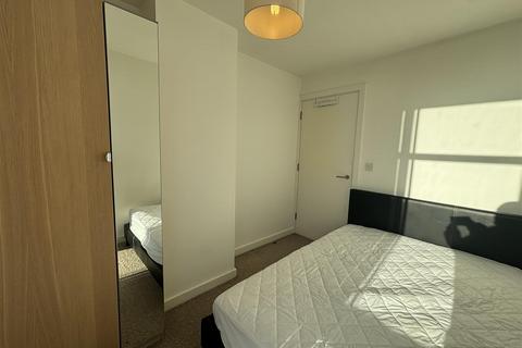 2 bedroom apartment to rent, Lexington Court, Salford Quays