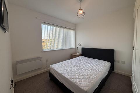 2 bedroom apartment to rent, Lexington Court, Salford Quays