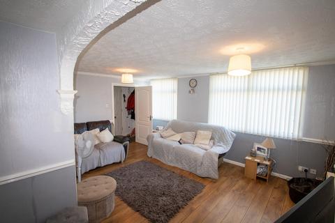 3 bedroom semi-detached house for sale, Burns Avenue, Tipton DY4