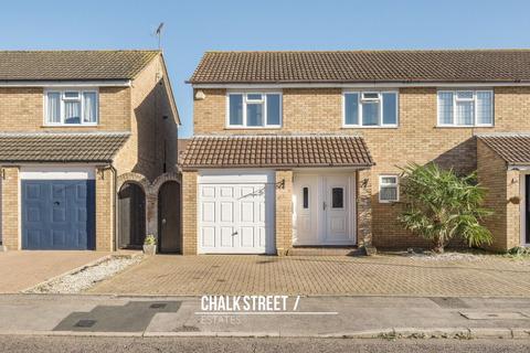 3 bedroom semi-detached house for sale, Calmore Close, Hornchurch, RM12