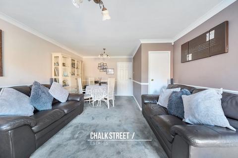 3 bedroom semi-detached house for sale, Calmore Close, Hornchurch, RM12