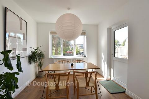 3 bedroom terraced house for sale, Hale End Road, Walthamstow
