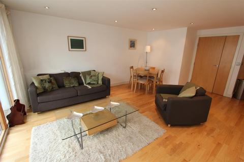 2 bedroom flat to rent, Mackenzie House, Leeds Dock