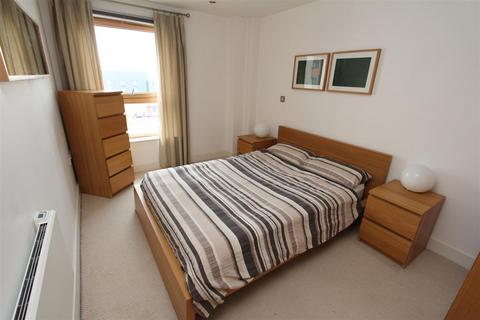 2 bedroom flat to rent, Mackenzie House, Leeds Dock
