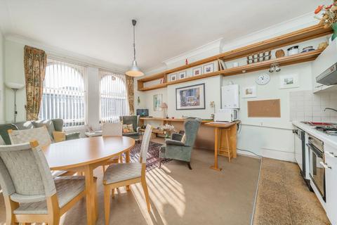 2 bedroom flat for sale, South Villas, London NW1