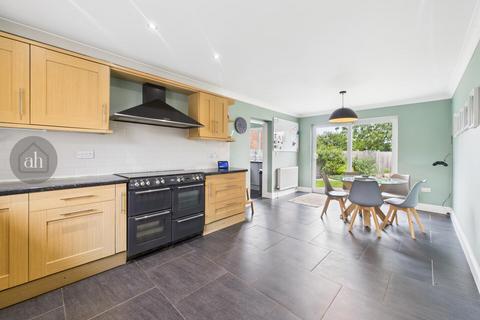 4 bedroom detached house for sale, The Street, Great Barton