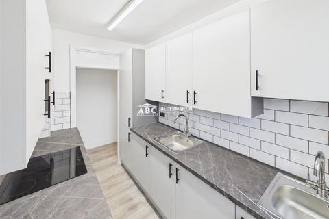 2 bedroom flat for sale, Bell Lane, London