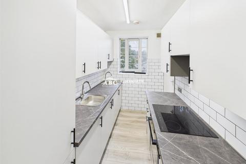 2 bedroom flat for sale, Bell Lane, London