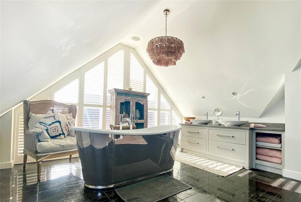 En Suite Bathroom