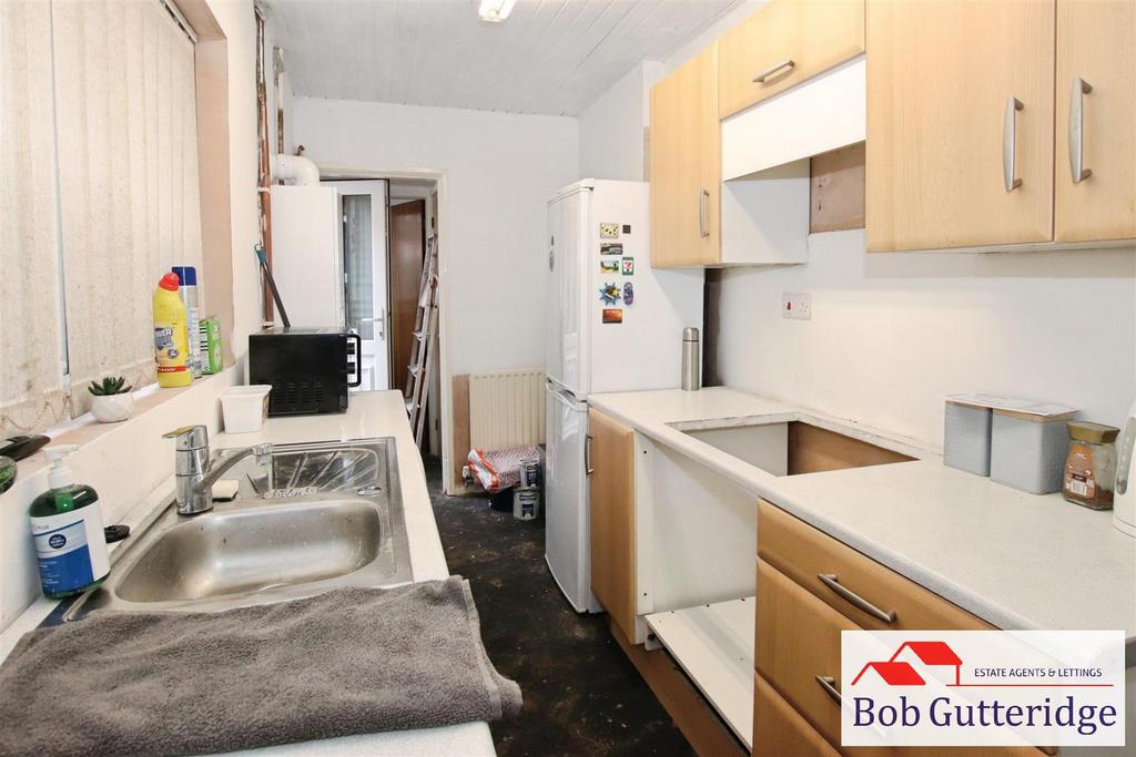 Fitted kitchen