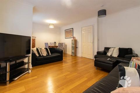 undefined, Albert Drive, Basildon SS15