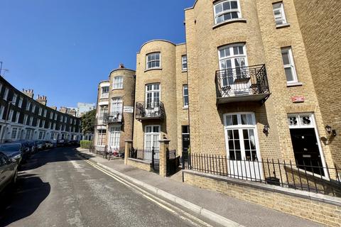 4 bedroom end of terrace house to rent, Liverpool Lawn, Ramsgate, Kent, CT11