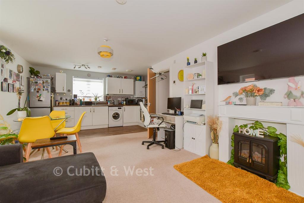 Lounge/Kitchen