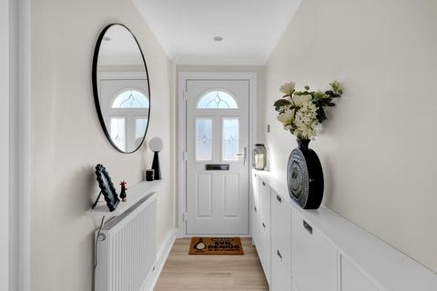 2 bedroom bungalow for sale, Colyers Lane, Erith, DA8