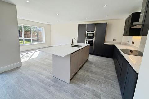 5 bedroom detached house for sale, Donnerville Gardens, Telford TF5