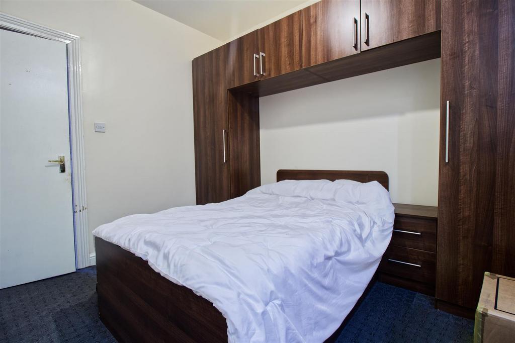 236 KL-Bedroom 8.jpg