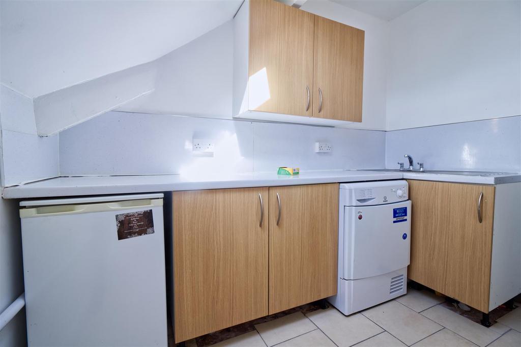 236 KL-Kitchen 2.jpg
