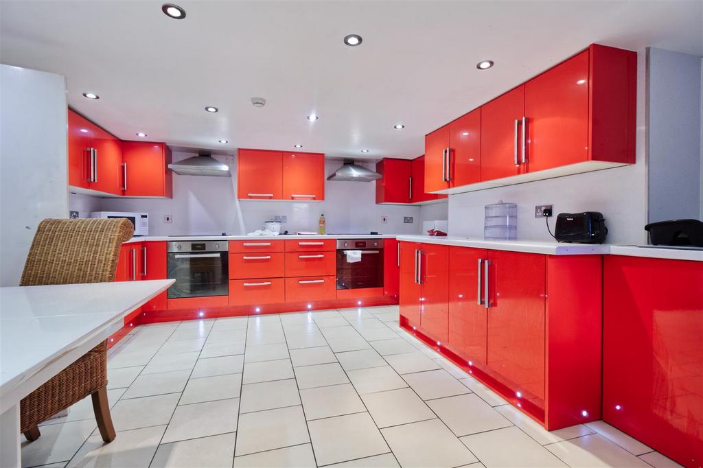 236 KL-Kitchen 5.jpg