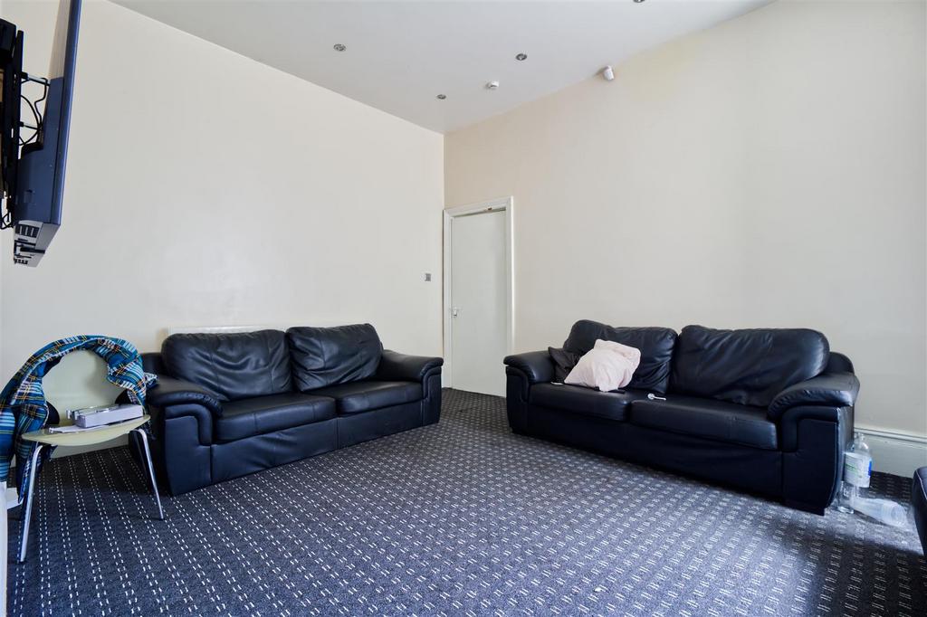 236 KL-Lounge.jpg
