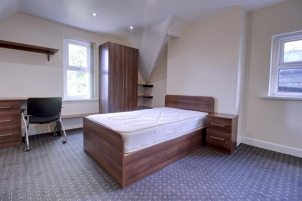 236 KL-Bedroom 5.jpg