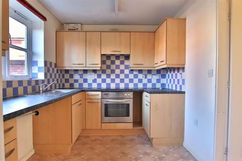 3 bedroom end of terrace house to rent, Redwing Walk Walton Cardiff, Tewkesbury