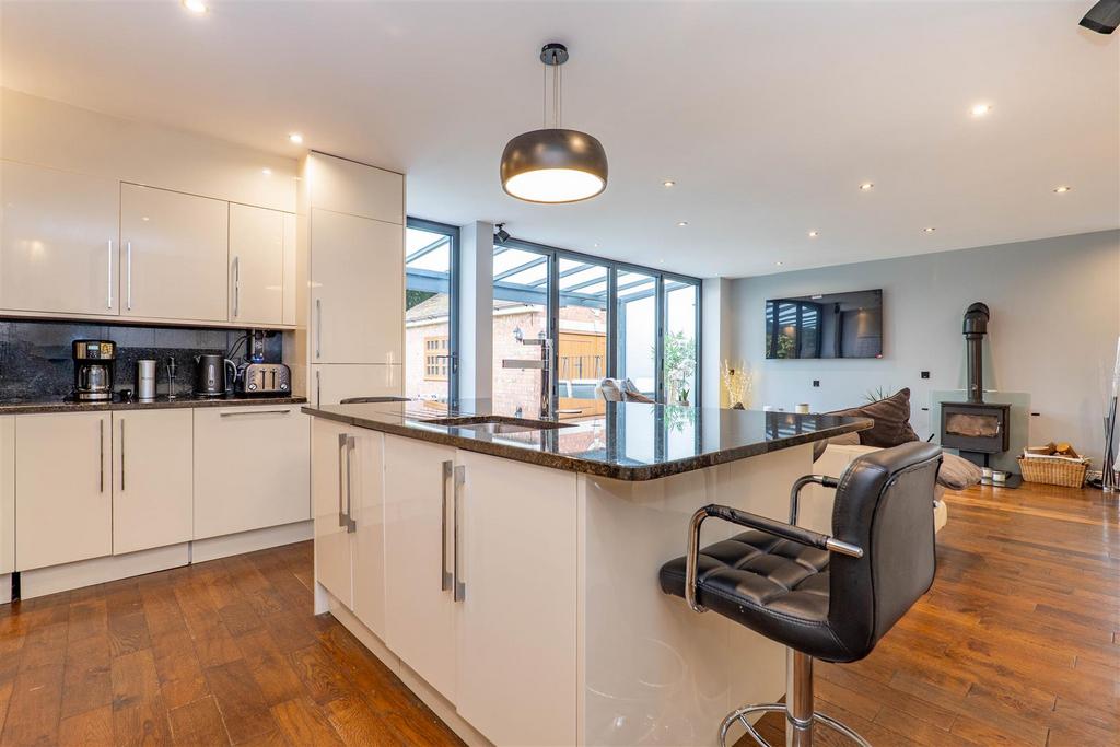 Kitchen/Breakfast/Family Room