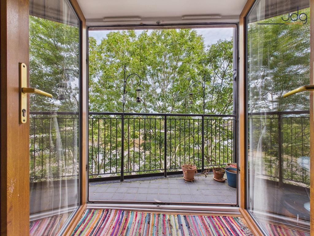 Balcony with Views