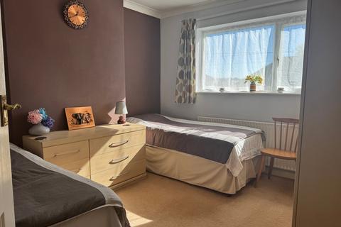 12 Charlbury Avenue, Stanmore, HA7 4TS