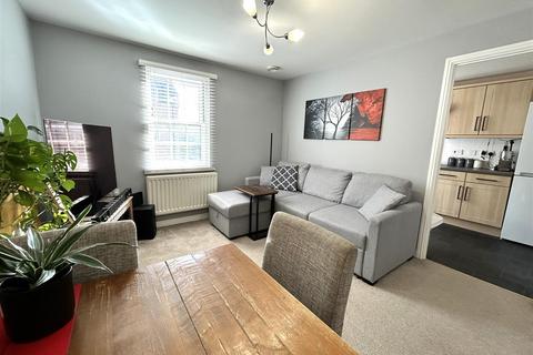 2 bedroom flat for sale, Louise Rayner Place, Chippenham