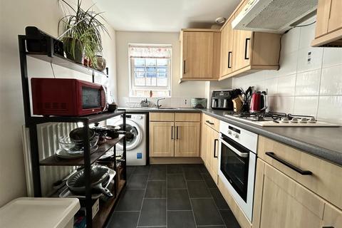 2 bedroom flat for sale, Louise Rayner Place, Chippenham