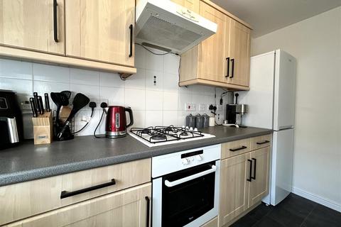 2 bedroom flat for sale, Louise Rayner Place, Chippenham