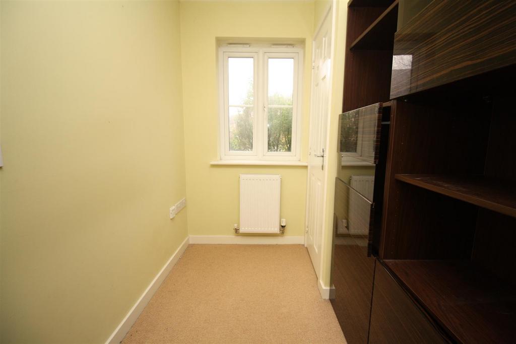 Study/bedroom 4