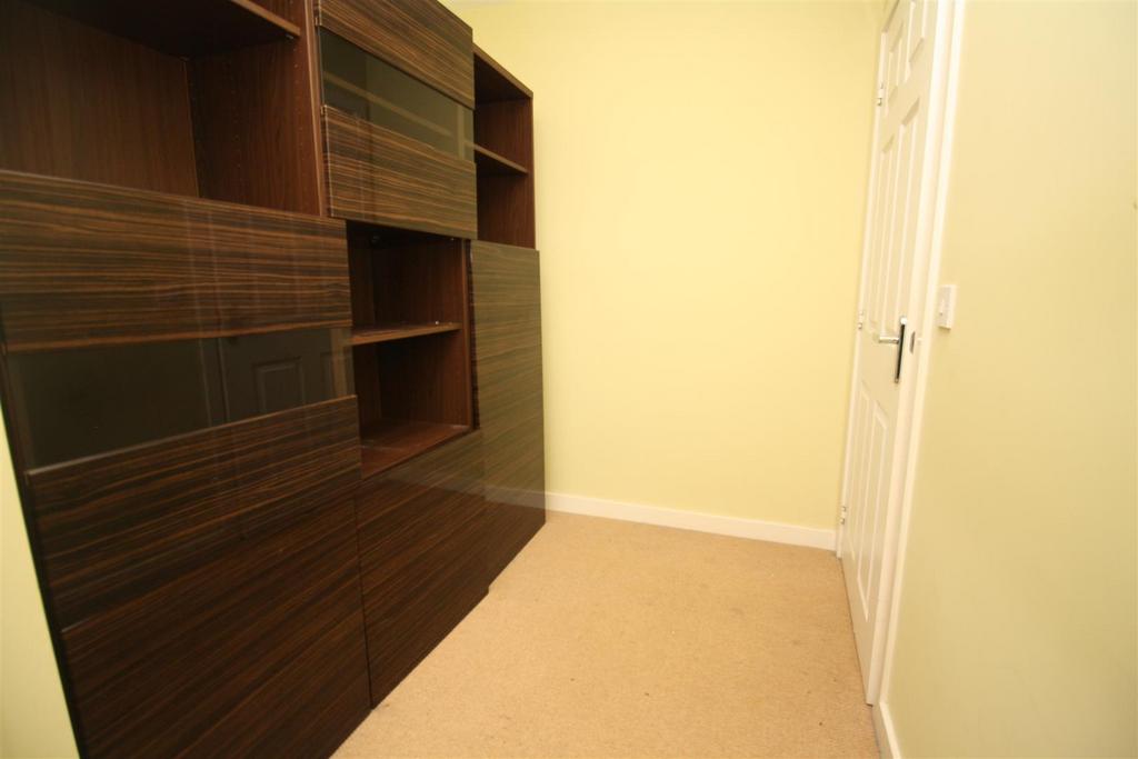 Study/bedroom 4