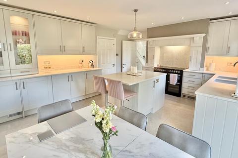 5 bedroom detached house for sale, Shires Close, Ringwood, BH24 3DJ