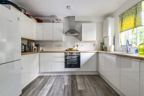 undefined, Queen Street, Jubilee Court, RH13