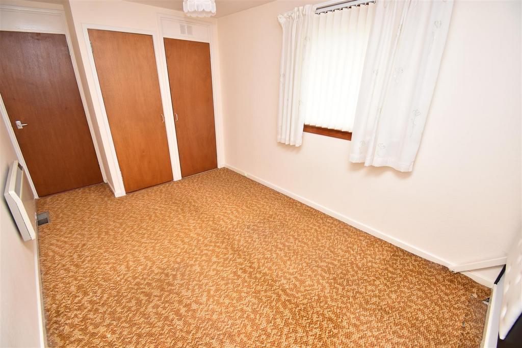 Bedroom two (2).jpg