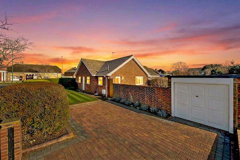 2 bedroom bungalow for sale, Russells Close, East Preston, Littlehampton, West Sussex