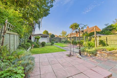 undefined, Central Avenue, Aveley, South Ockendon, Essex, RM15 4JH